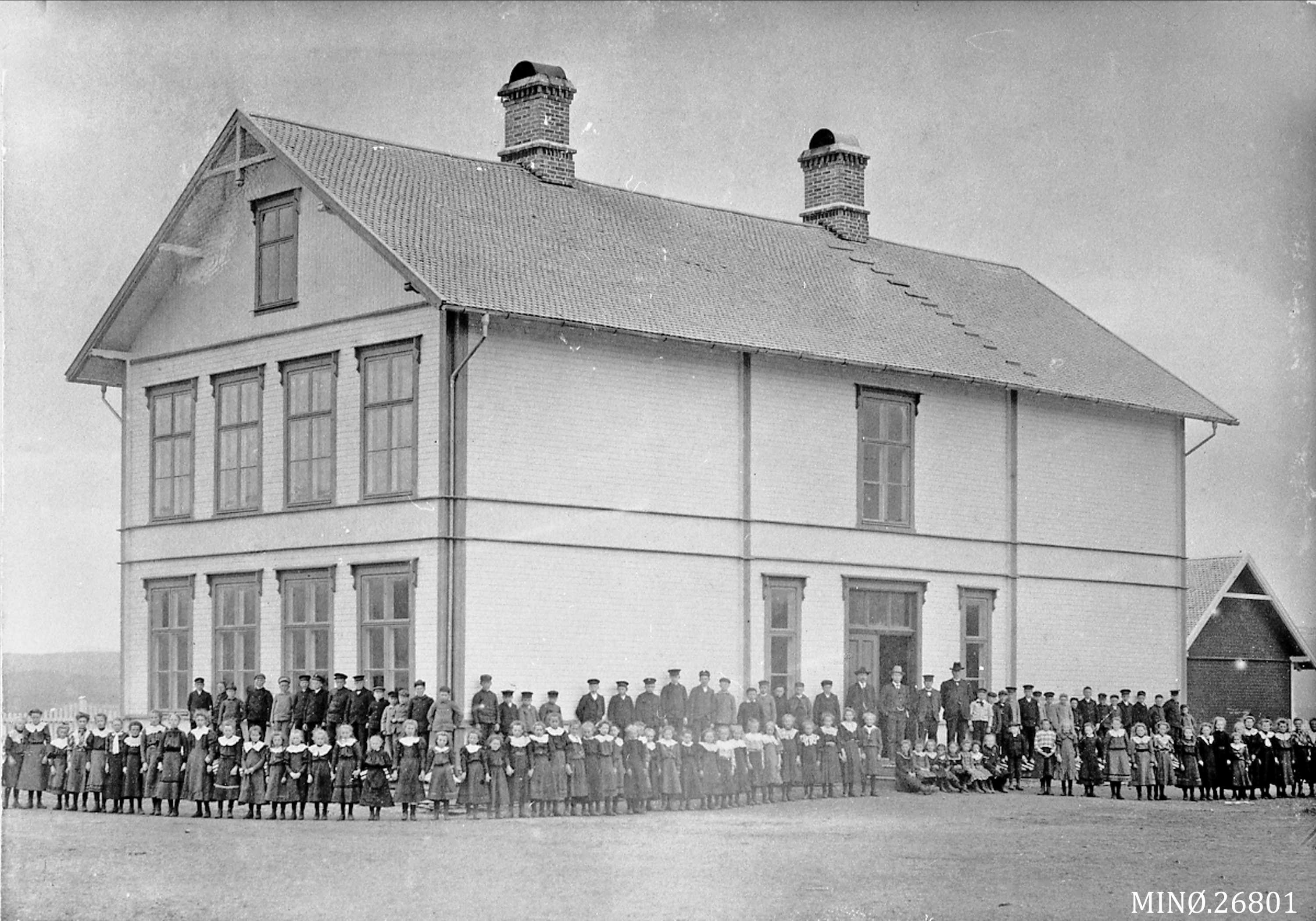 Midtbygda school, Norway 1907. Nordics were late with higher education but a pioneer in public education for all citizens.